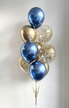 Helium balloon bouquet for birthday Blue and Gold confetti