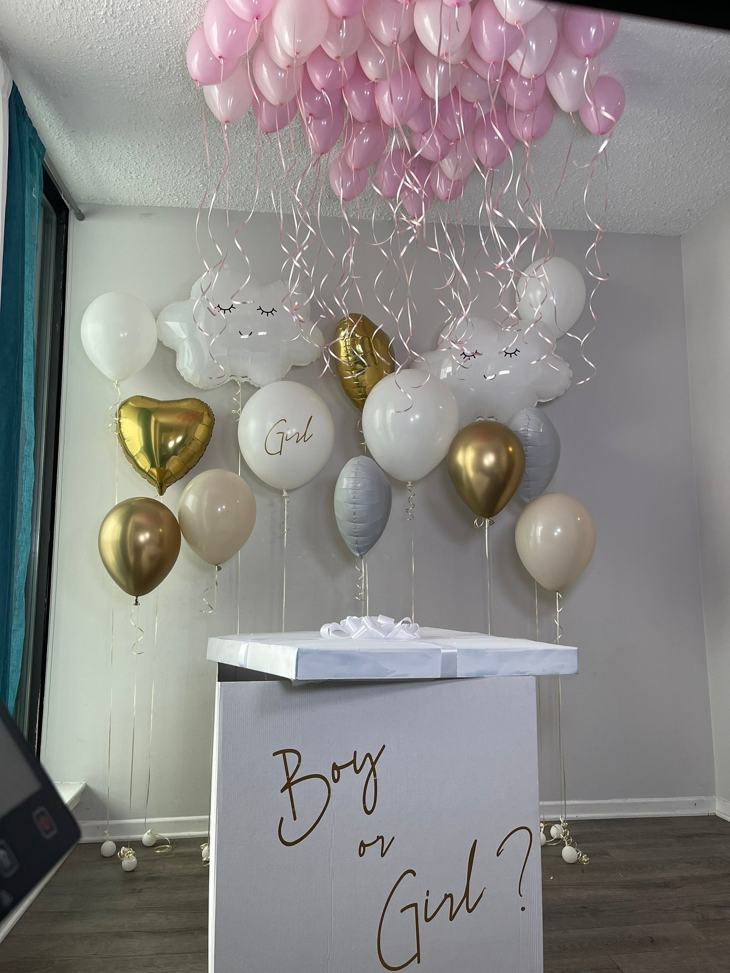 Helium bouquet 6 Gender reveal Box