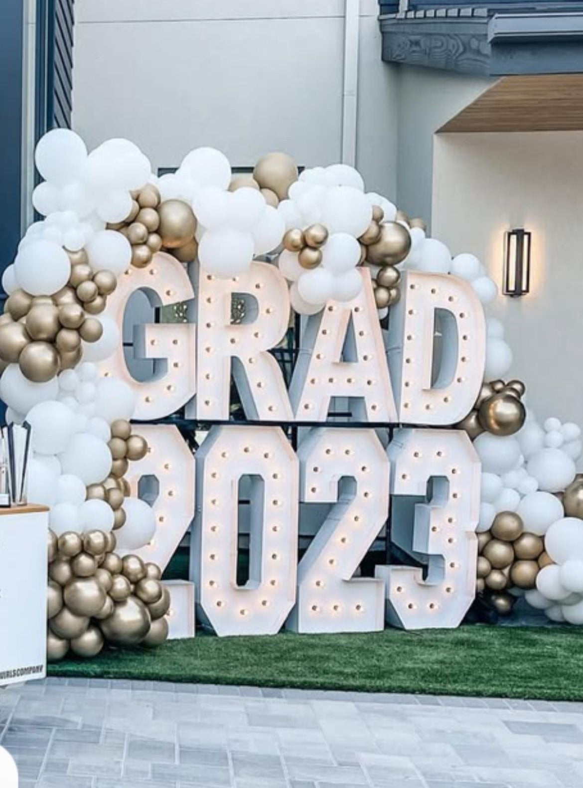 Graduation Balloons / Graduation Backdrops