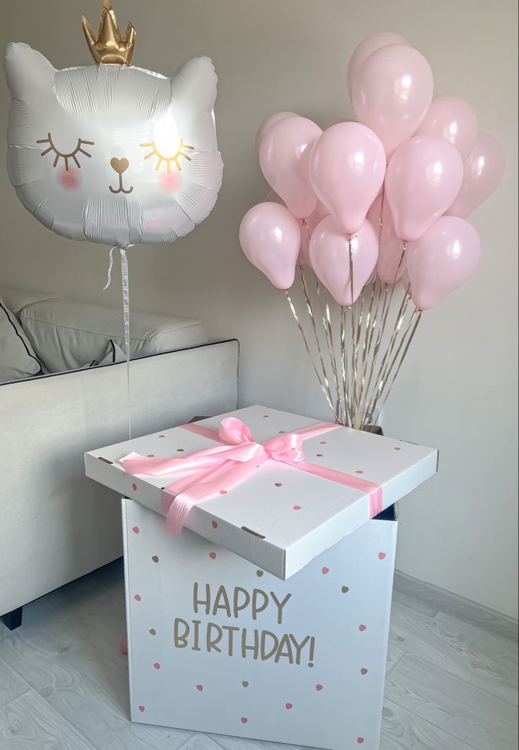 Surprise boxes with balloons