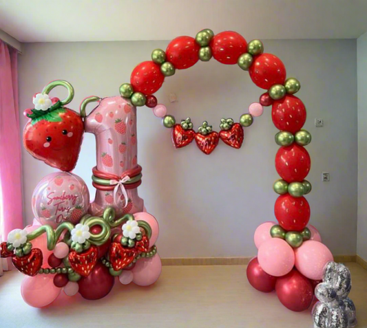Balloon decoration for girls 31 Strawberry Birthday