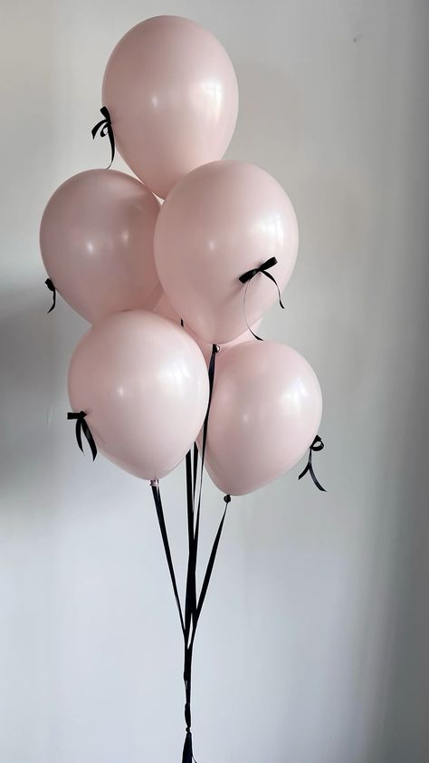 Helium balloon bouquet for birthday Light Pink Black bows