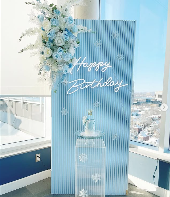 Clear Acrylic Cube Pedestal – Large | Rental