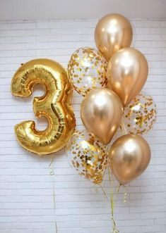 Helium balloon bouquet for birthday Gold