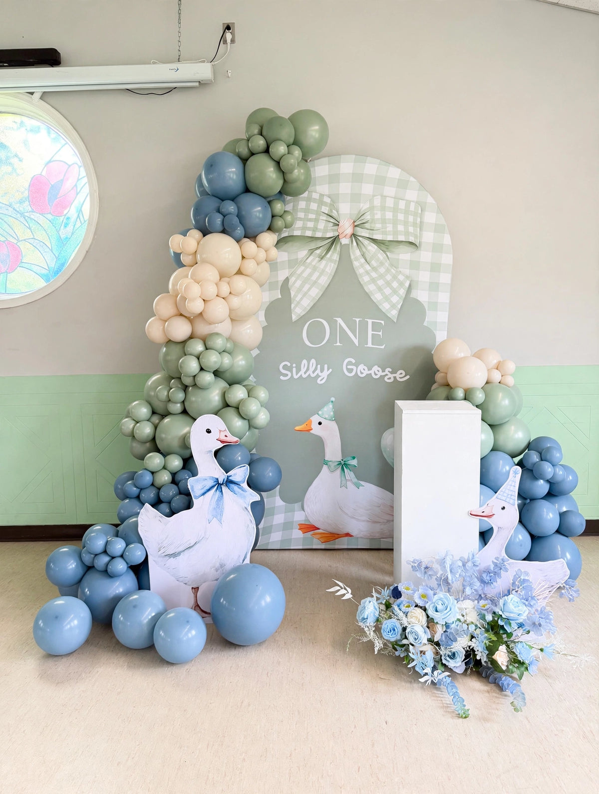 first birthday balloon backdrop Ottawa