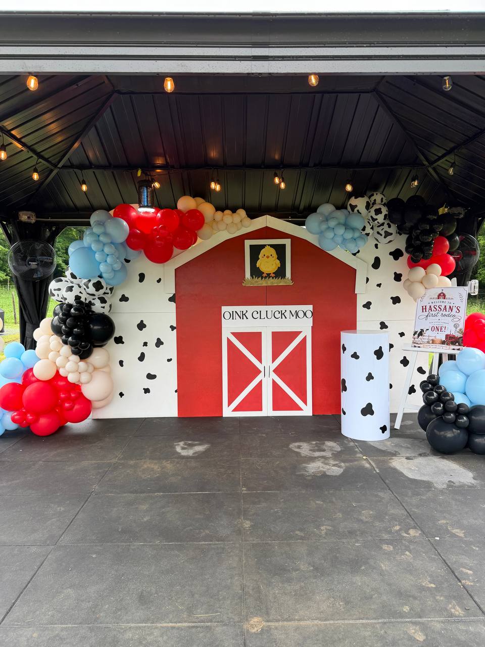 Farm Barn Backdrop Set (Rental)