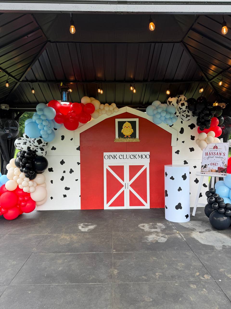 Farm Barn Backdrop Set (Rental)